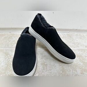 Women’s warm fuzzy slip on sneakers with faux fur inside cushiony for winter